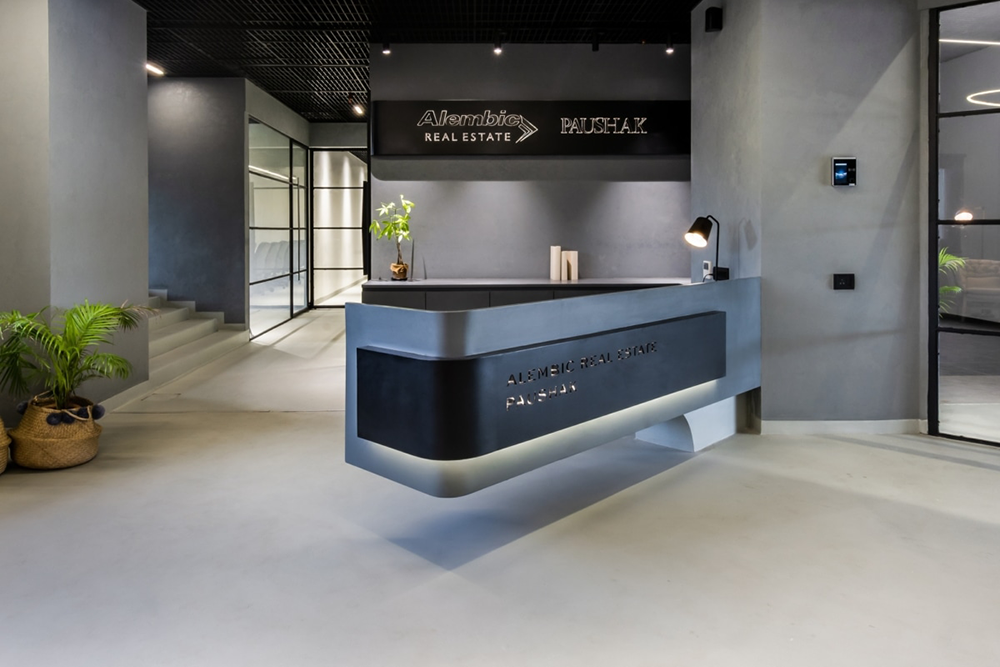 The Crossboundaries 的 Alembic 房地产和 Paushak 办公室 The Crossboundaries 的 Alembic 房地产和 Paushak 办公室