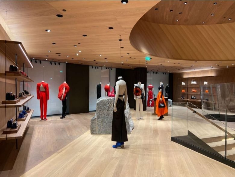 亚历山大·麦昆专卖店