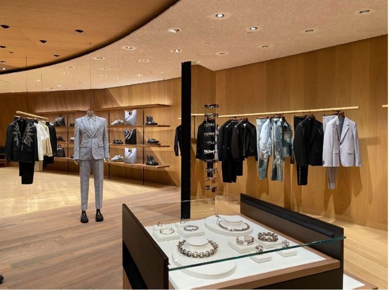 亚历山大·麦昆专卖店