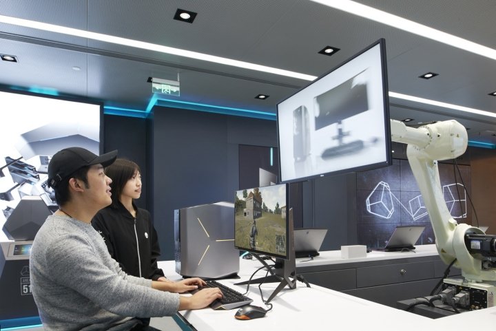 Gramco 的 Alienware 旗舰店，中国成都