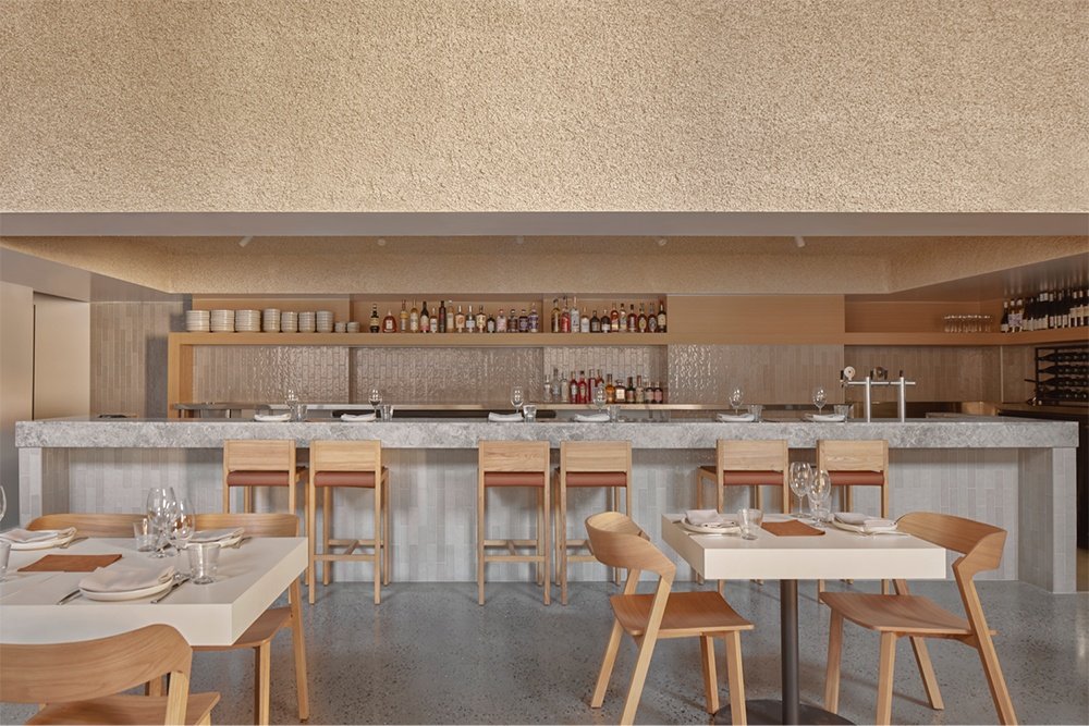 Twohill 和 James 设计的 Allonda 餐厅