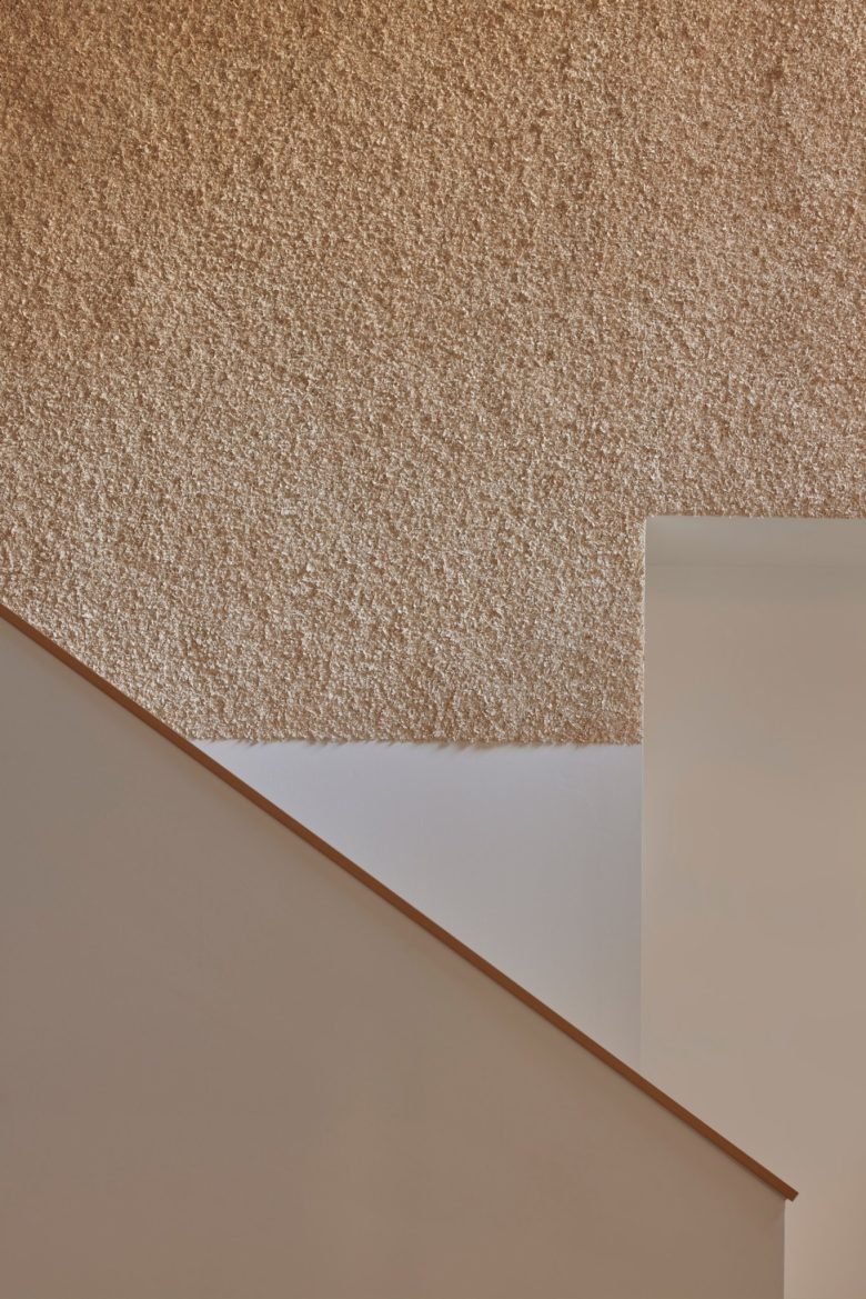 Twohill 和 James 设计的 Allonda 餐厅