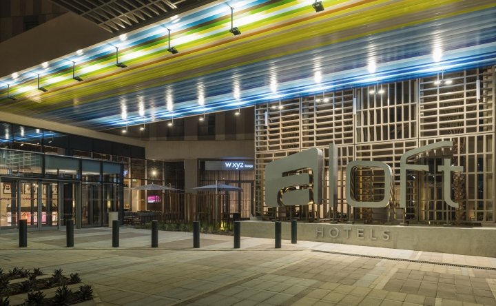 由 Kinnersley Kent Design 设计的雅乐轩餐厅，阿拉伯联合酋长国艾恩