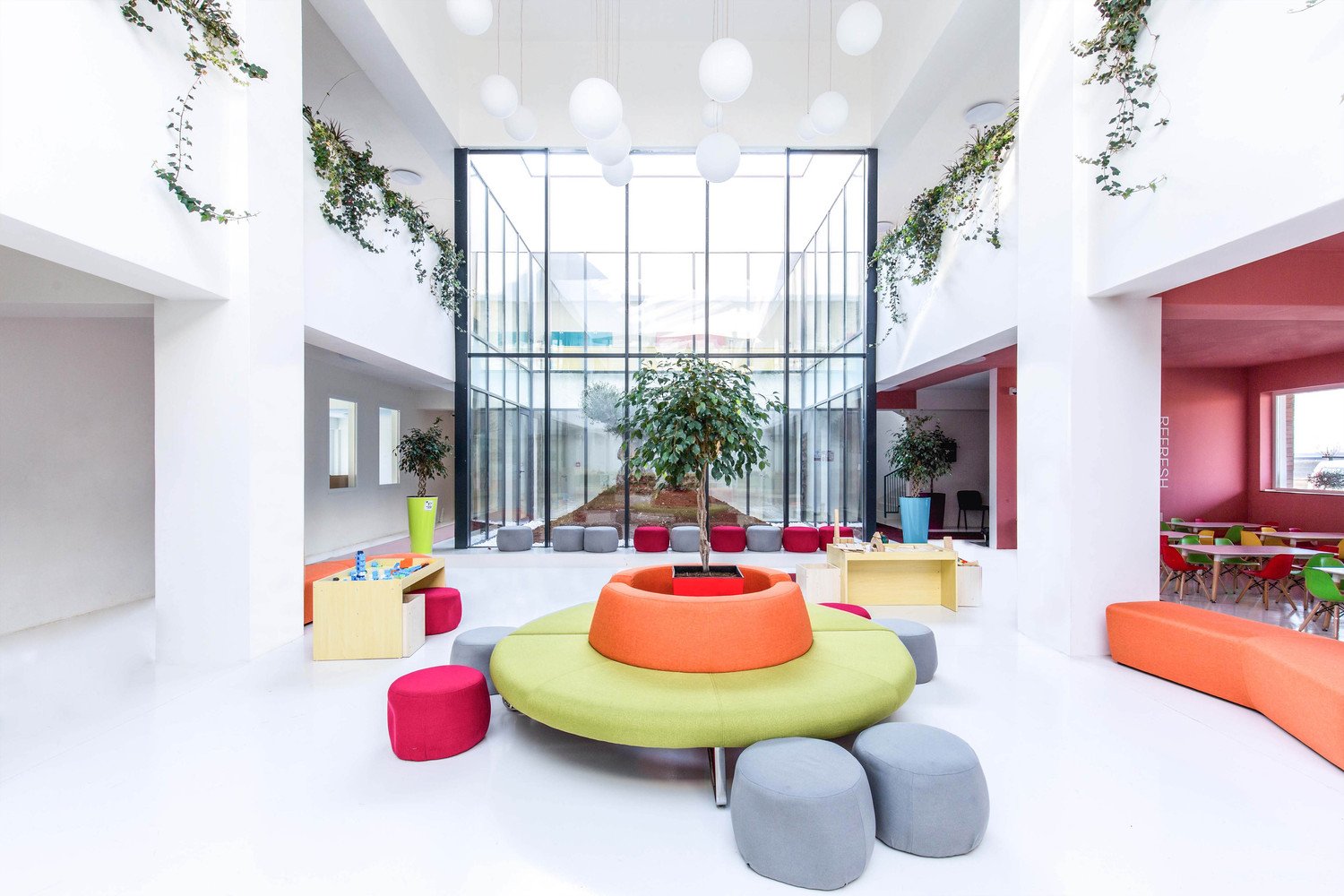 科索沃美国学校由 Maden Group 设计