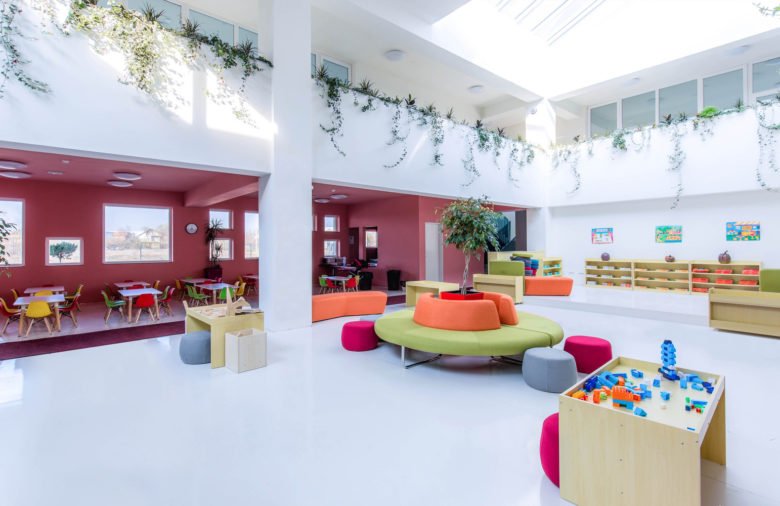 科索沃美国学校由 Maden Group 设计