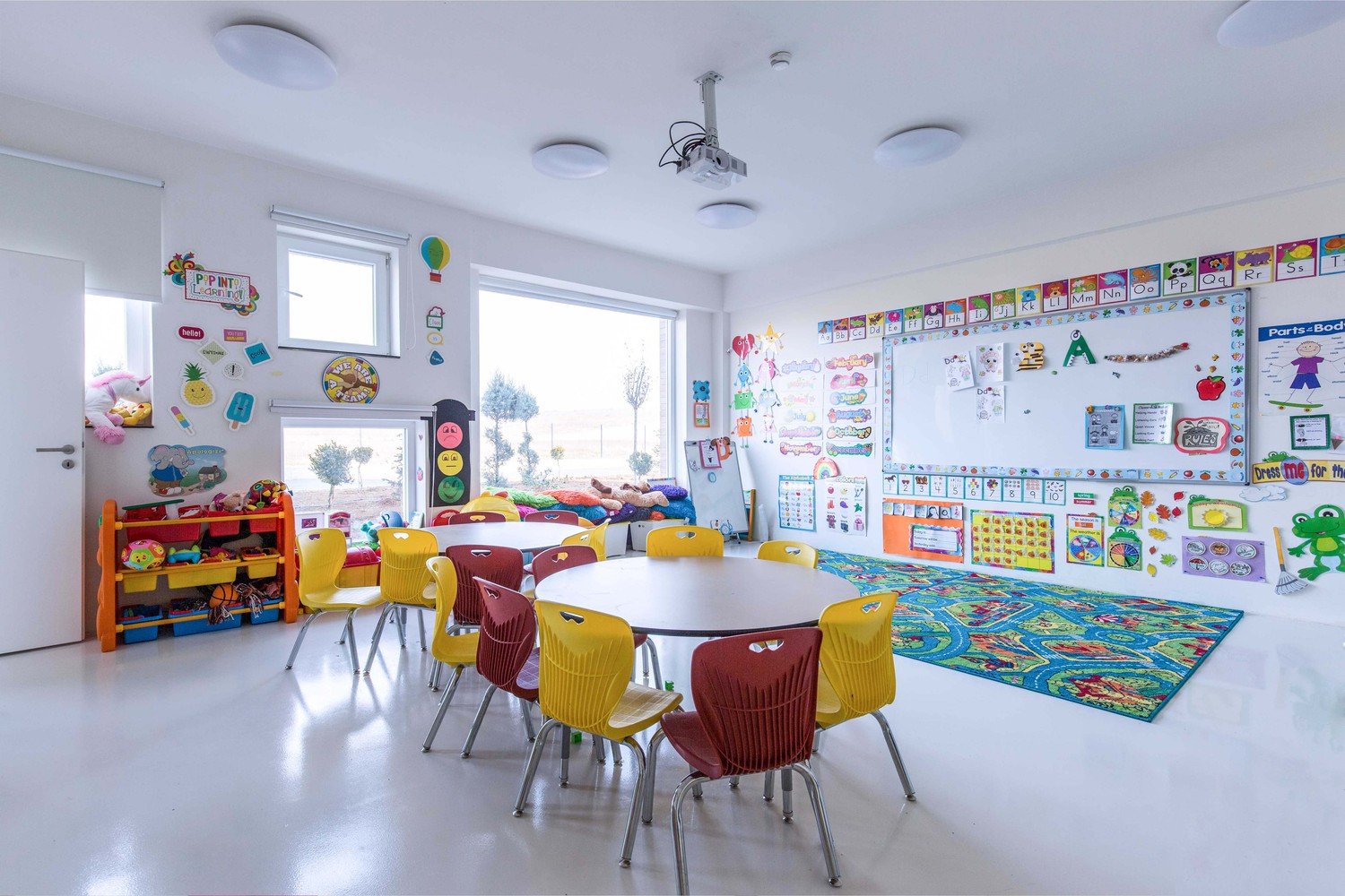 科索沃美国学校由 Maden Group 设计