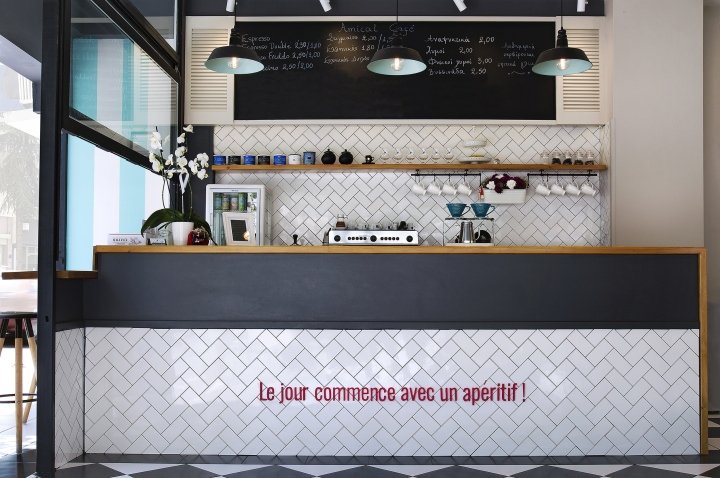 Amical 咖啡馆 – 由 Lab4 建筑师设计的小酒馆，拉里萨 – 希腊