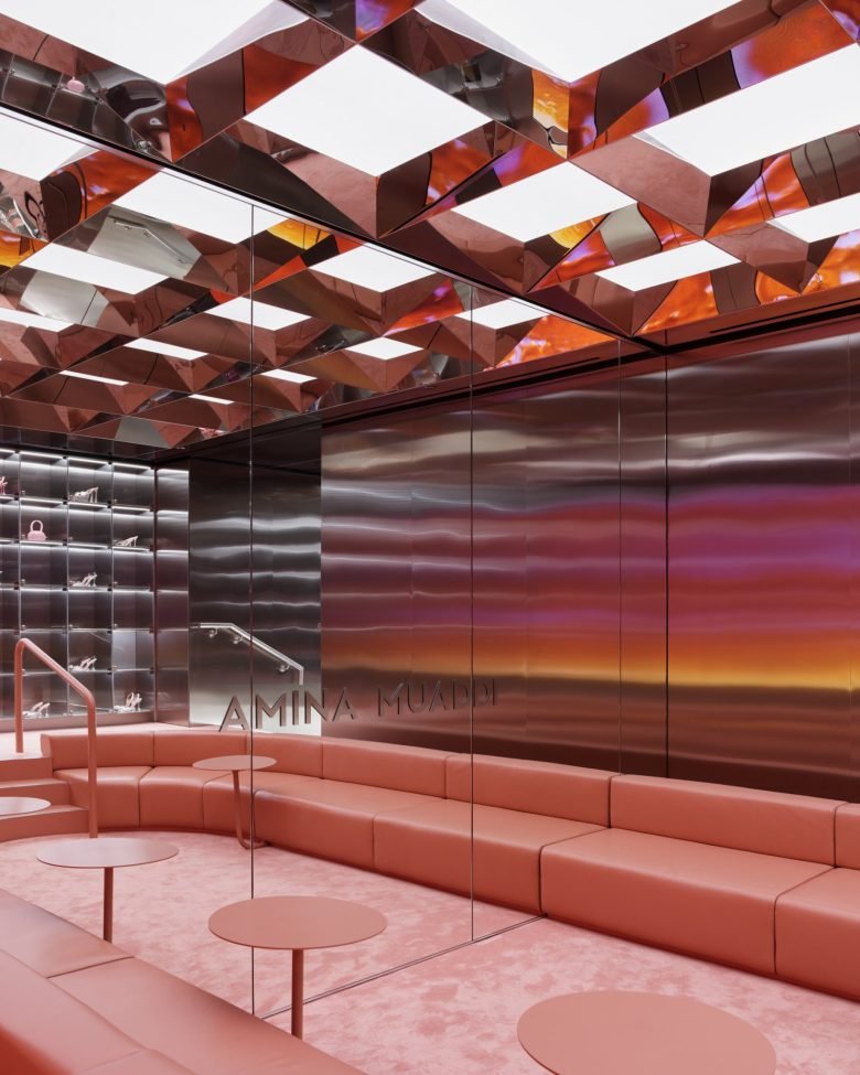 Crosby Studios 的 Amina Muaddi 商店