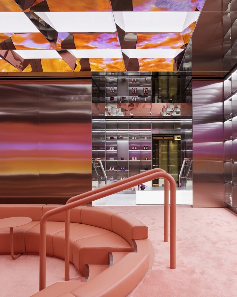 Crosby Studios 的 Amina Muaddi 商店