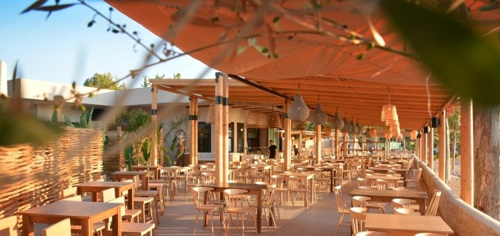 Gruppo Decorativo 的 Ammos 餐厅海滩酒吧,基帕里夏 – 希腊 Gruppo Decorativo 的 Ammos 餐厅海滩酒吧,基帕里夏 – 希腊