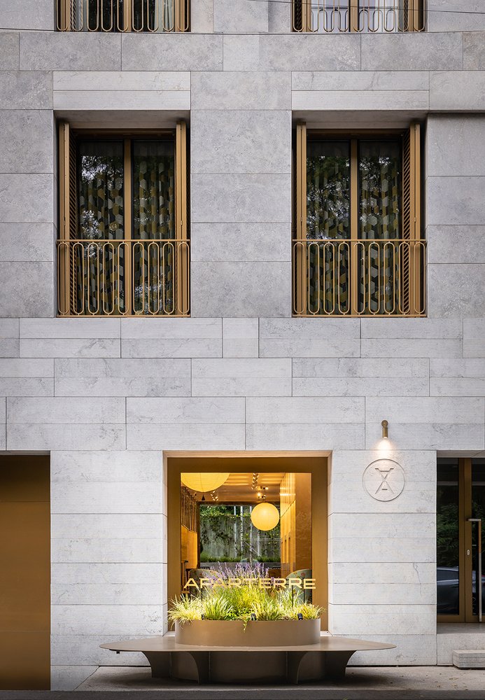 Aparterre 商店，由 Bogdan Ciocodeica Studio 设计