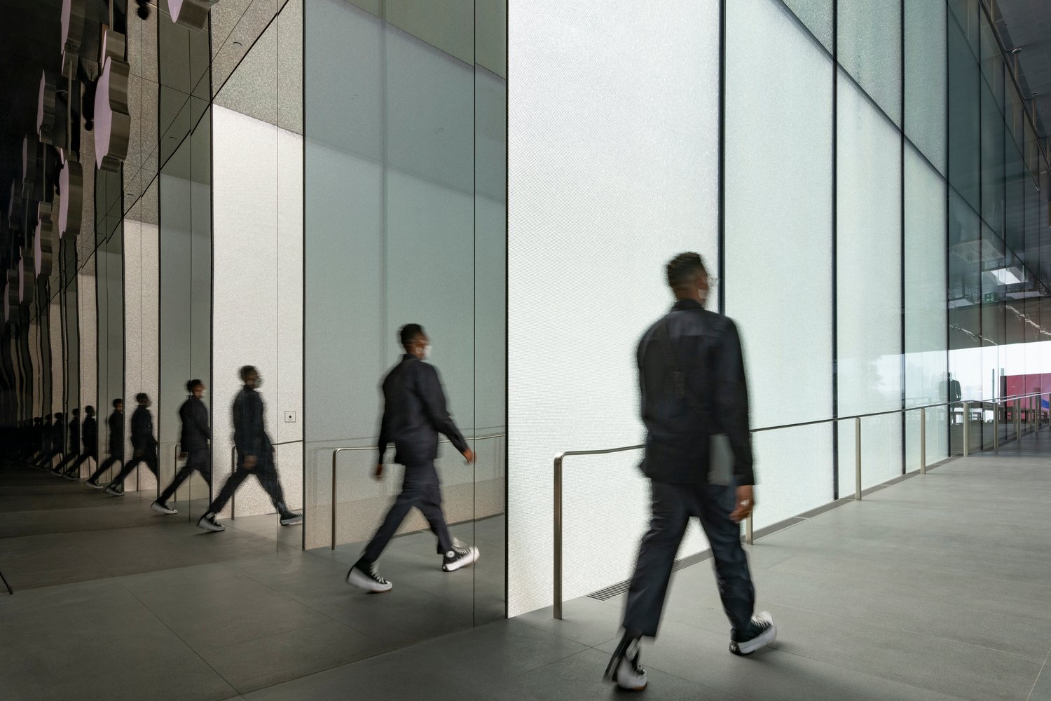 Apple Al Maryah Island 由福斯特建筑事务所设计