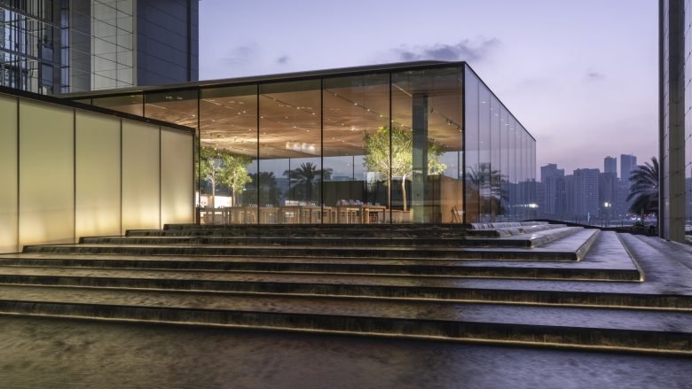 Apple Al Maryah Island 由福斯特建筑事务所设计