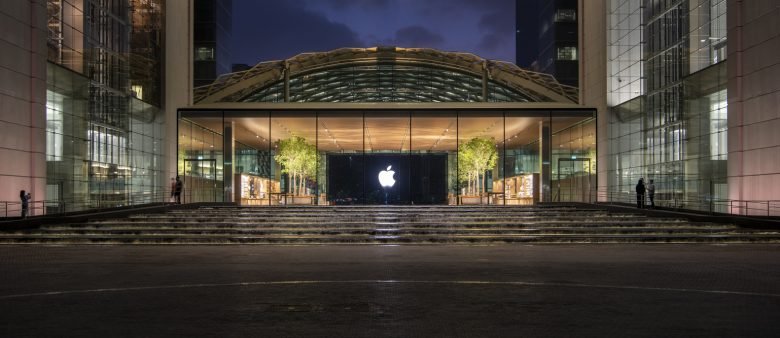Apple Al Maryah Island 由福斯特建筑事务所设计