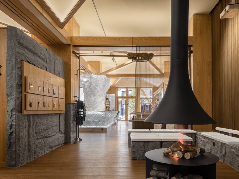 Still Young 的 Arc’teryx 商店