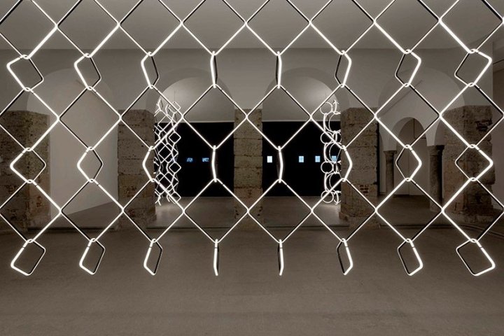 Michael Anastassiades 为意大利米兰弗洛斯安排的照明装置