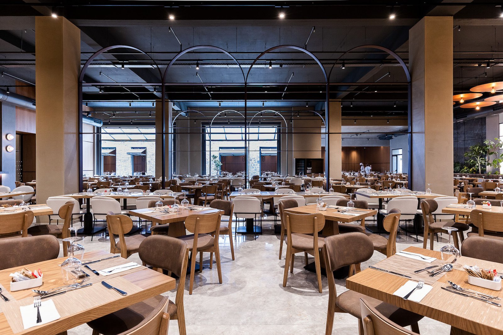 Cube Concept 设计的 Artemis 餐厅