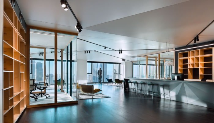 Yaron Eldad 的人工智能公司办公室 – 建筑和室内设计