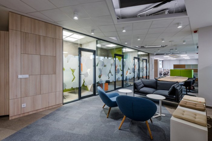 阿斯利康办公室由 MadiLancos Studio 设计 阿斯利康办公室由 MadiLancos Studio 设计