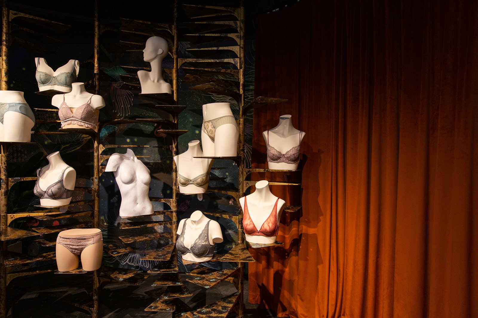 O&O Studio 设计的 Atelier Intimo 旗舰店