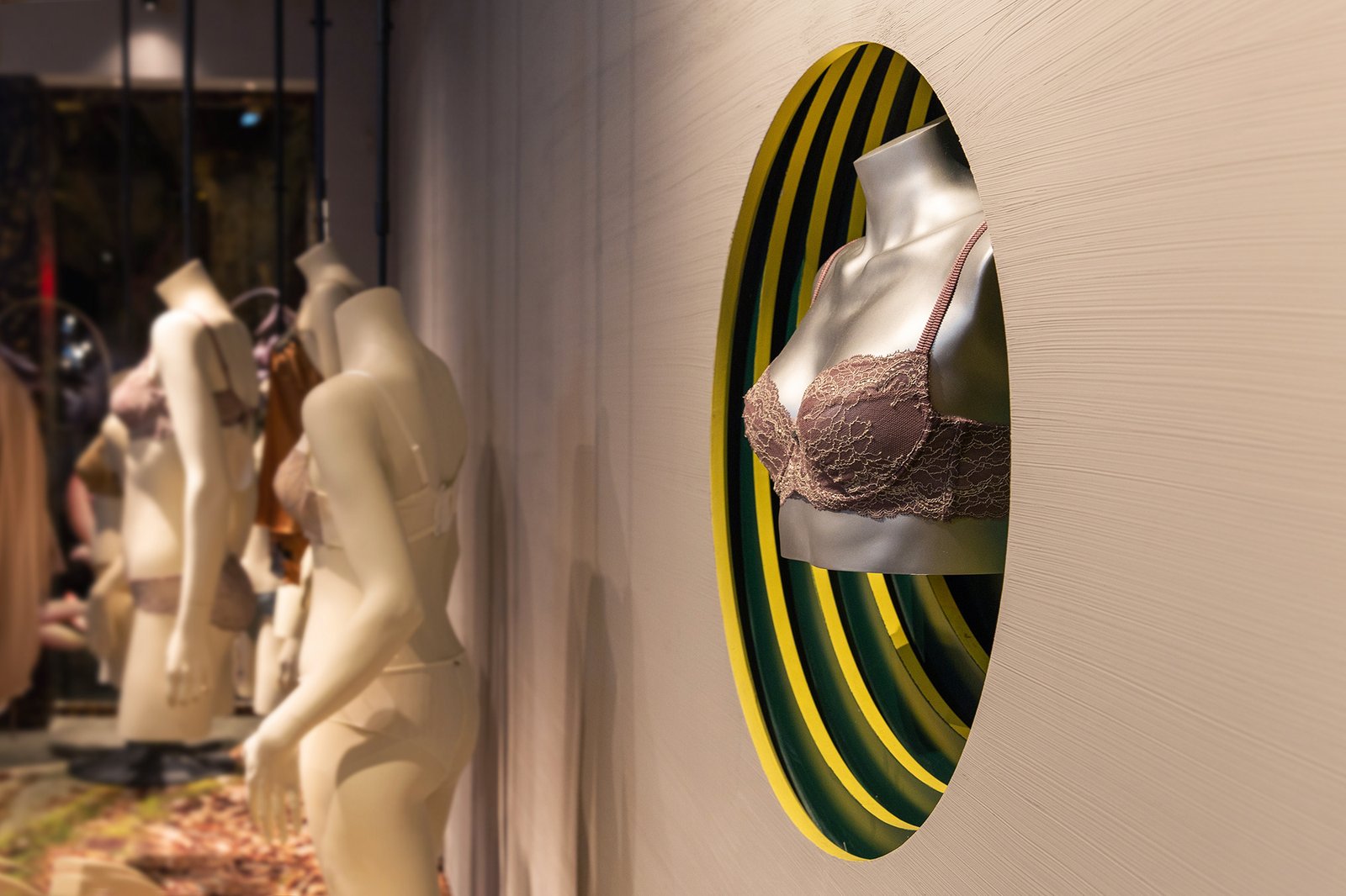 O&O Studio 设计的 Atelier Intimo 旗舰店