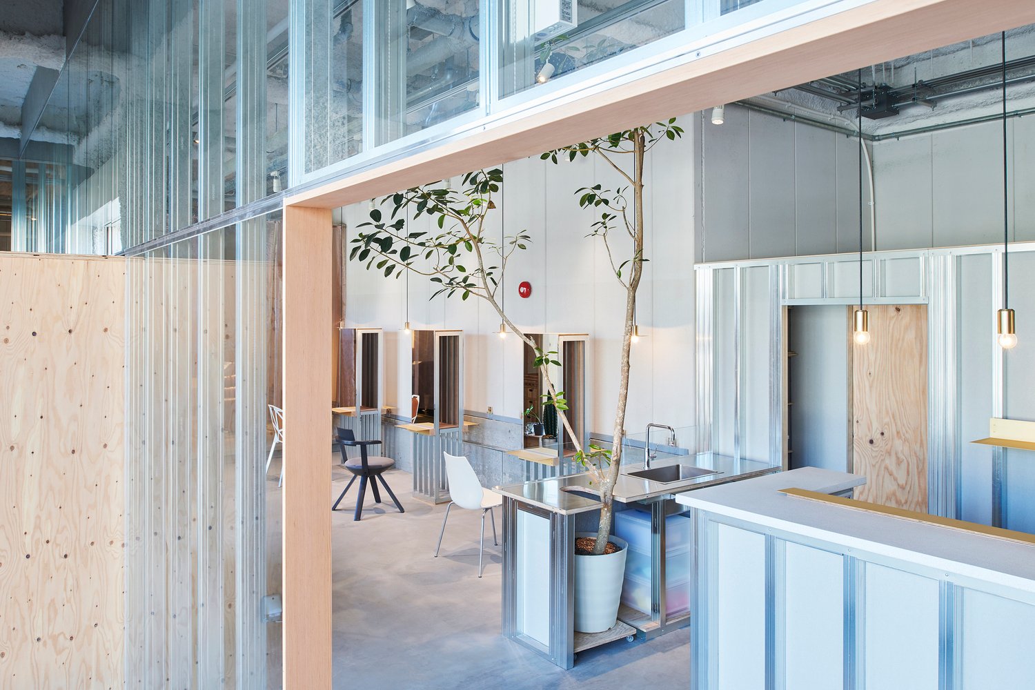 Atelier Toiro 沙龙 / Hitotomori Architects Atelier Toiro 沙龙 / Hitotomori Architects