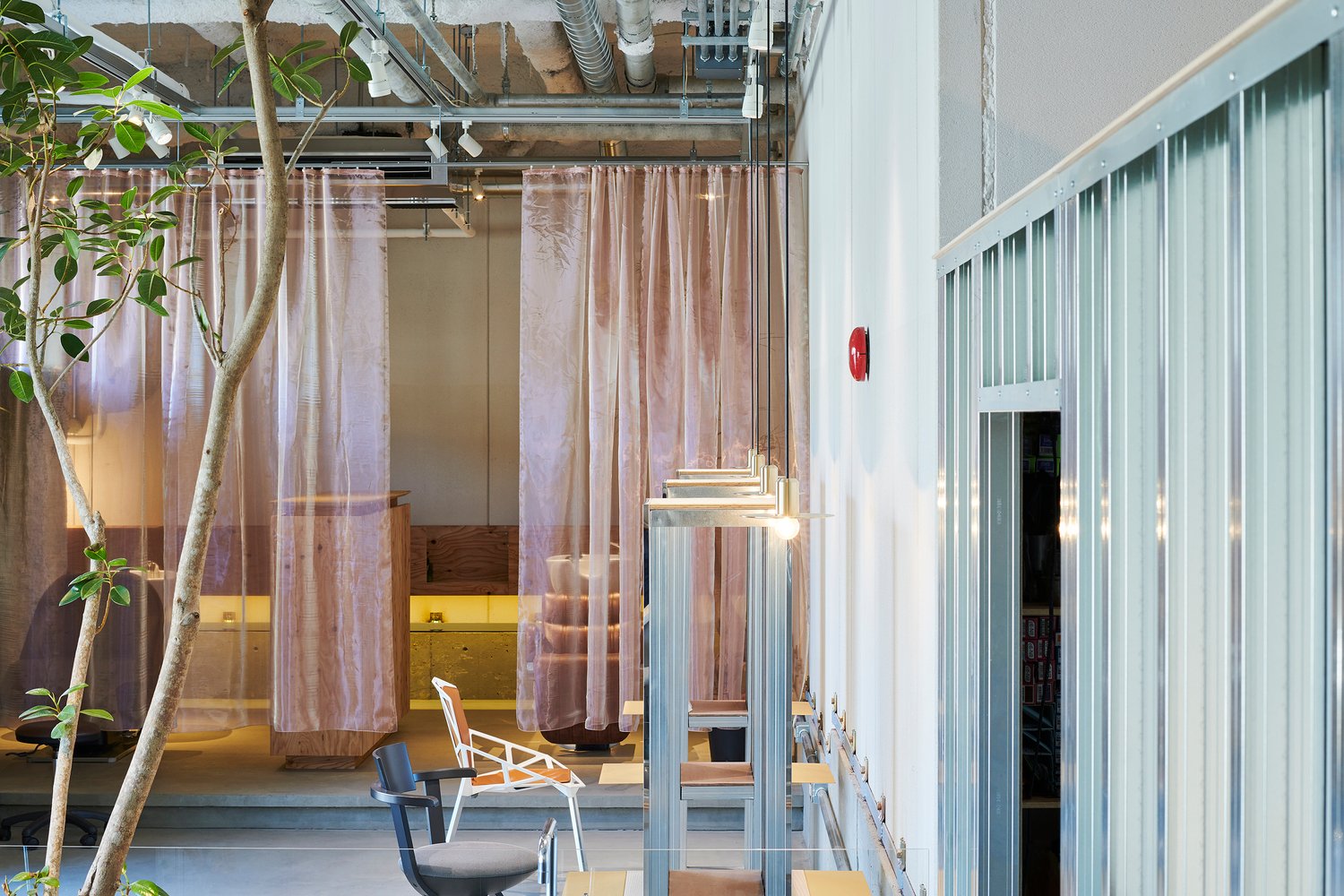 Atelier Toiro 沙龙 / Hitotomori Architects Atelier Toiro 沙龙 / Hitotomori Architects