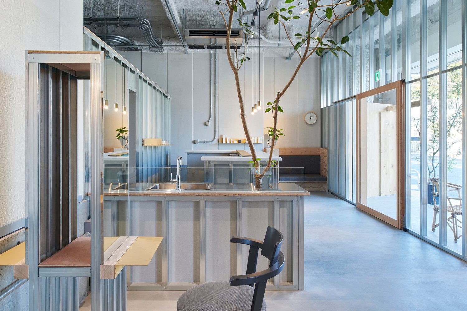 Atelier Toiro 沙龙 / Hitotomori Architects Atelier Toiro 沙龙 / Hitotomori Architects