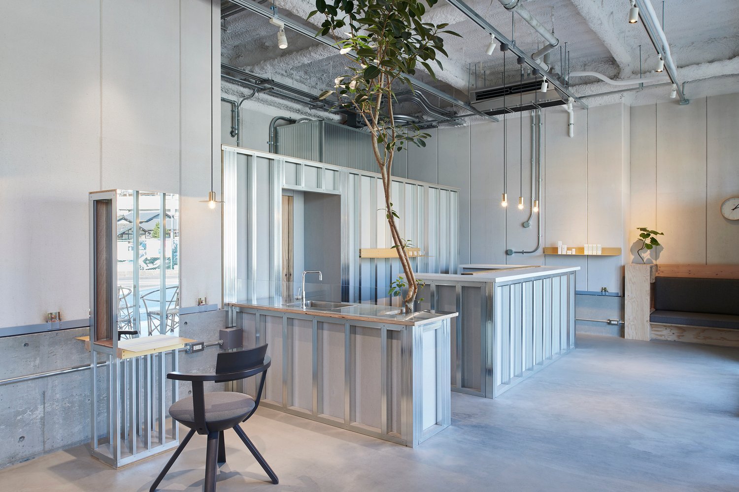 Atelier Toiro 沙龙 / Hitotomori Architects Atelier Toiro 沙龙 / Hitotomori Architects