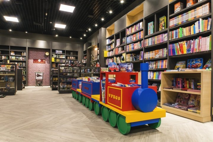 巴西 Balé Arquitetura 设计的雅典娜书店