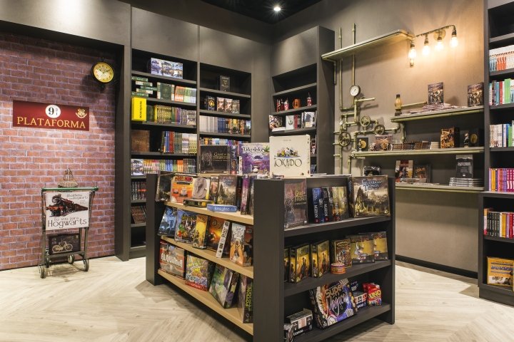 巴西 Balé Arquitetura 设计的雅典娜书店