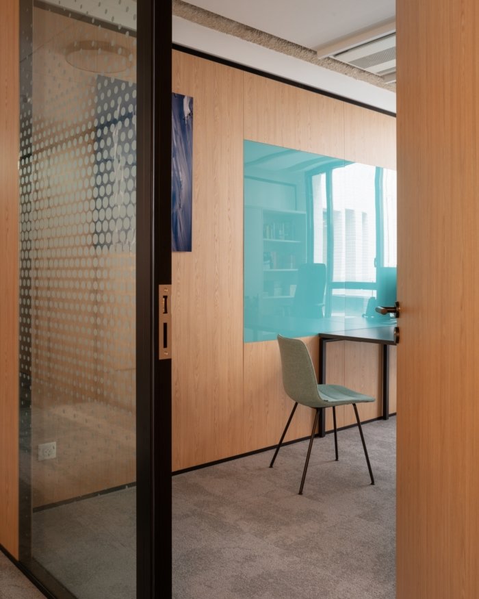 August Debouzy 办公室 / razavi 建筑事务所