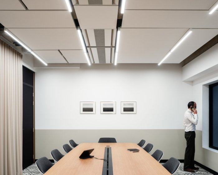 August Debouzy 办公室 / razavi 建筑事务所