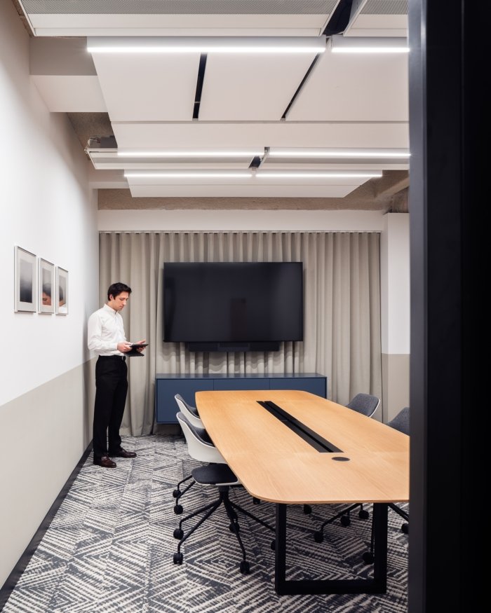 August Debouzy 办公室 / razavi 建筑事务所