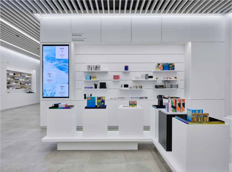 Aurora Cannabis 旗舰店由 Bruce Mau Design 和 GMC Architects 设计
