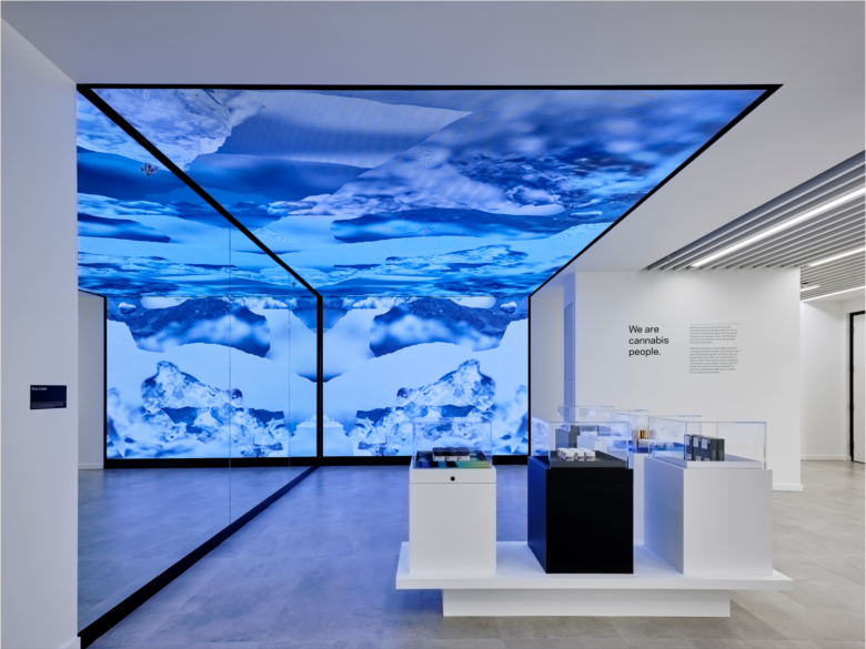 Aurora Cannabis 旗舰店由 Bruce Mau Design 和 GMC Architects 设计