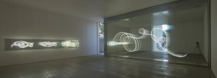 2017 年威尼斯艺术双年展奥地利馆,作者:Erwin Wurm 和 Brigitte Kowanz 2017 年威尼斯艺术双年展奥地利馆,作者:Erwin Wurm 和 Brigitte Kowanz