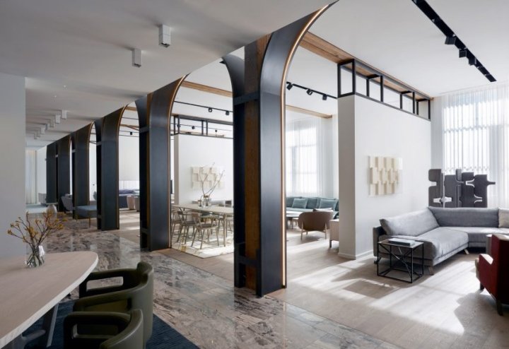 亚伯拉罕·陈 (Abraham Chan) 的大道陈列室，加拿大温哥华