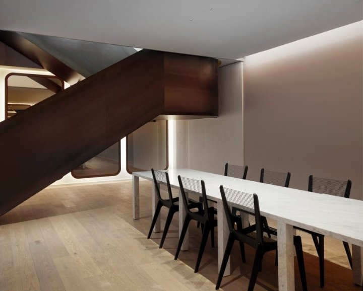 亚伯拉罕·陈 (Abraham Chan) 的大道陈列室，加拿大温哥华