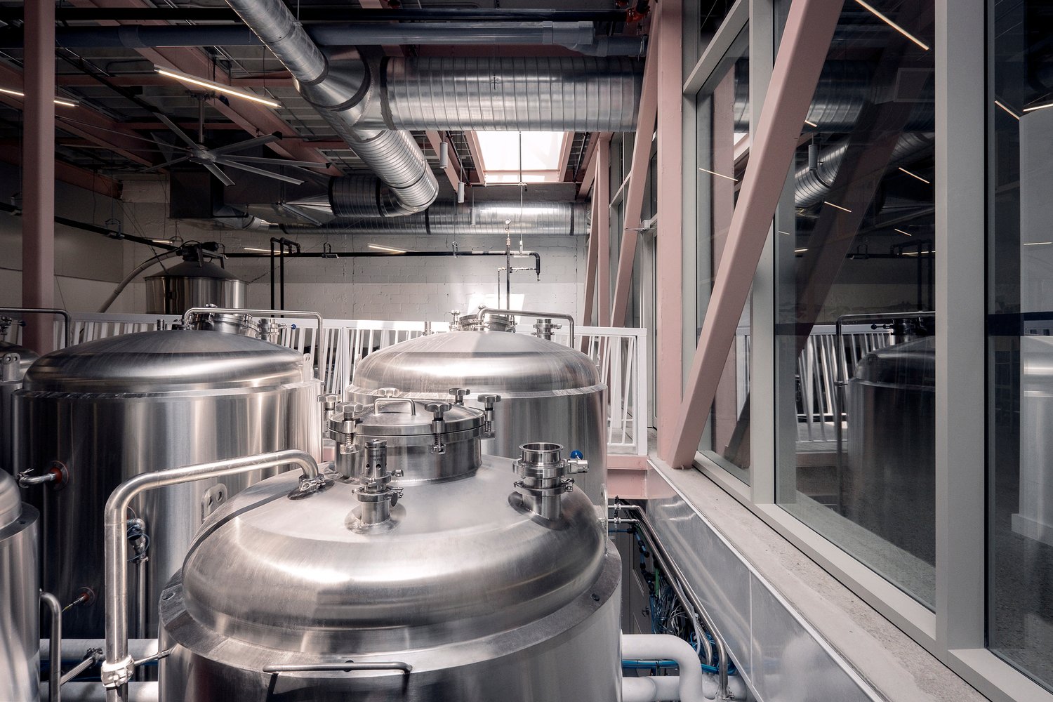 LAMAS 的 Avling 厨房和啤酒厂