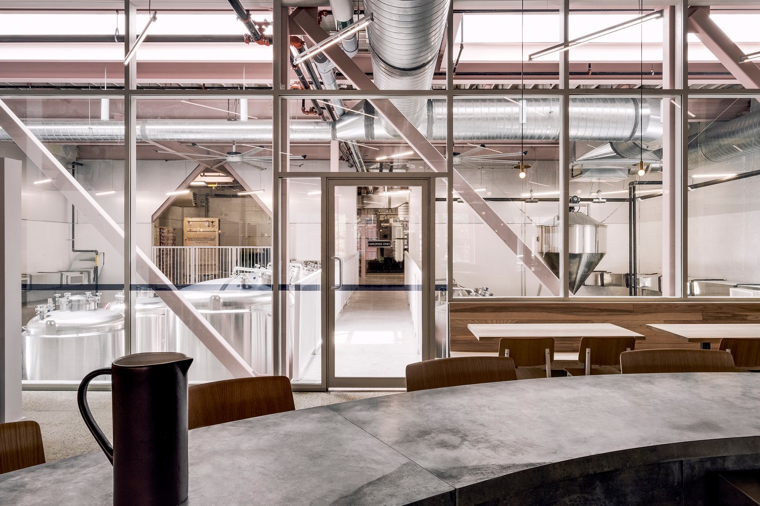 LAMAS 的 Avling 厨房和啤酒厂