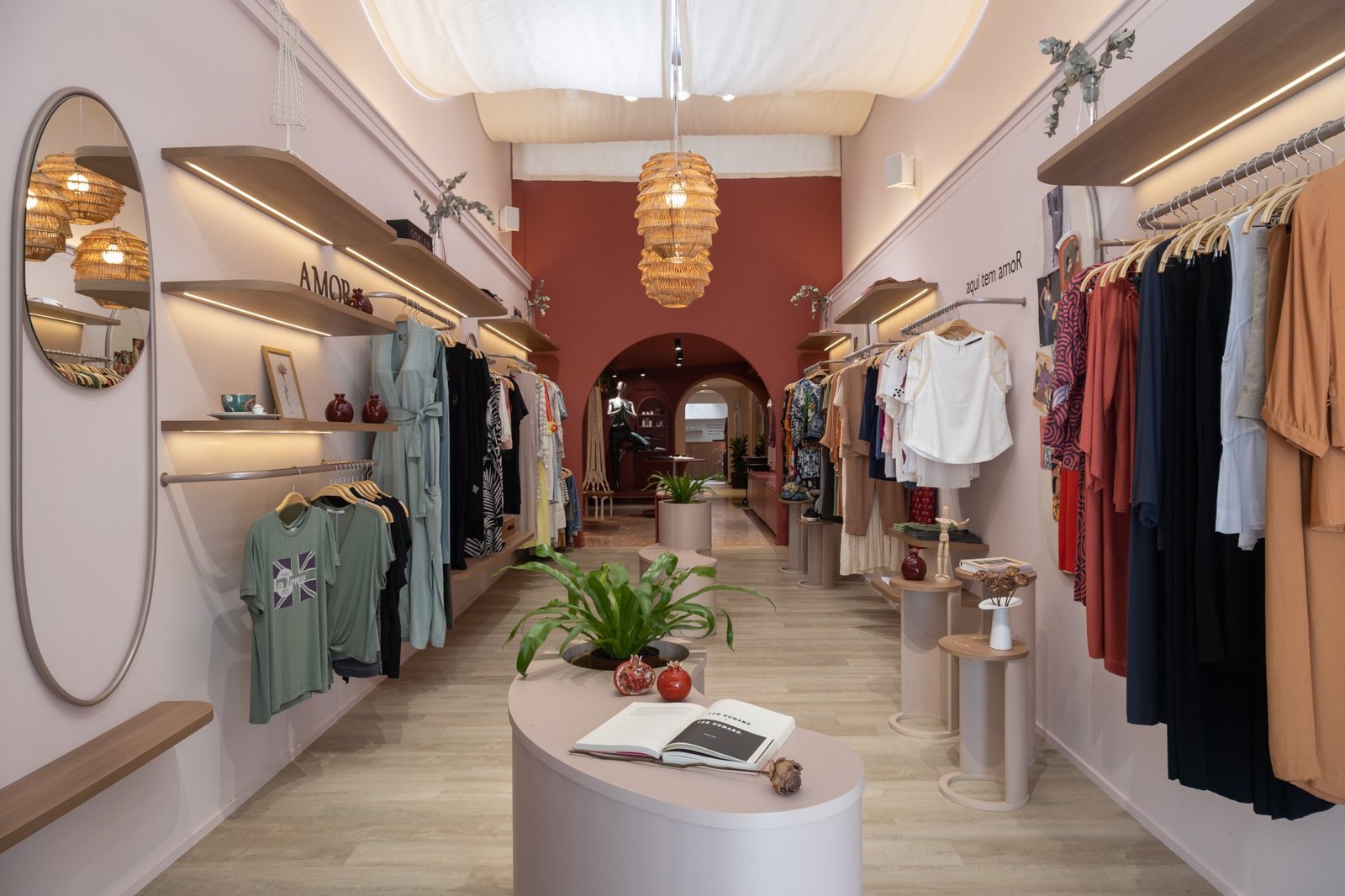 Freguesia 的 Romã Haus 概念店