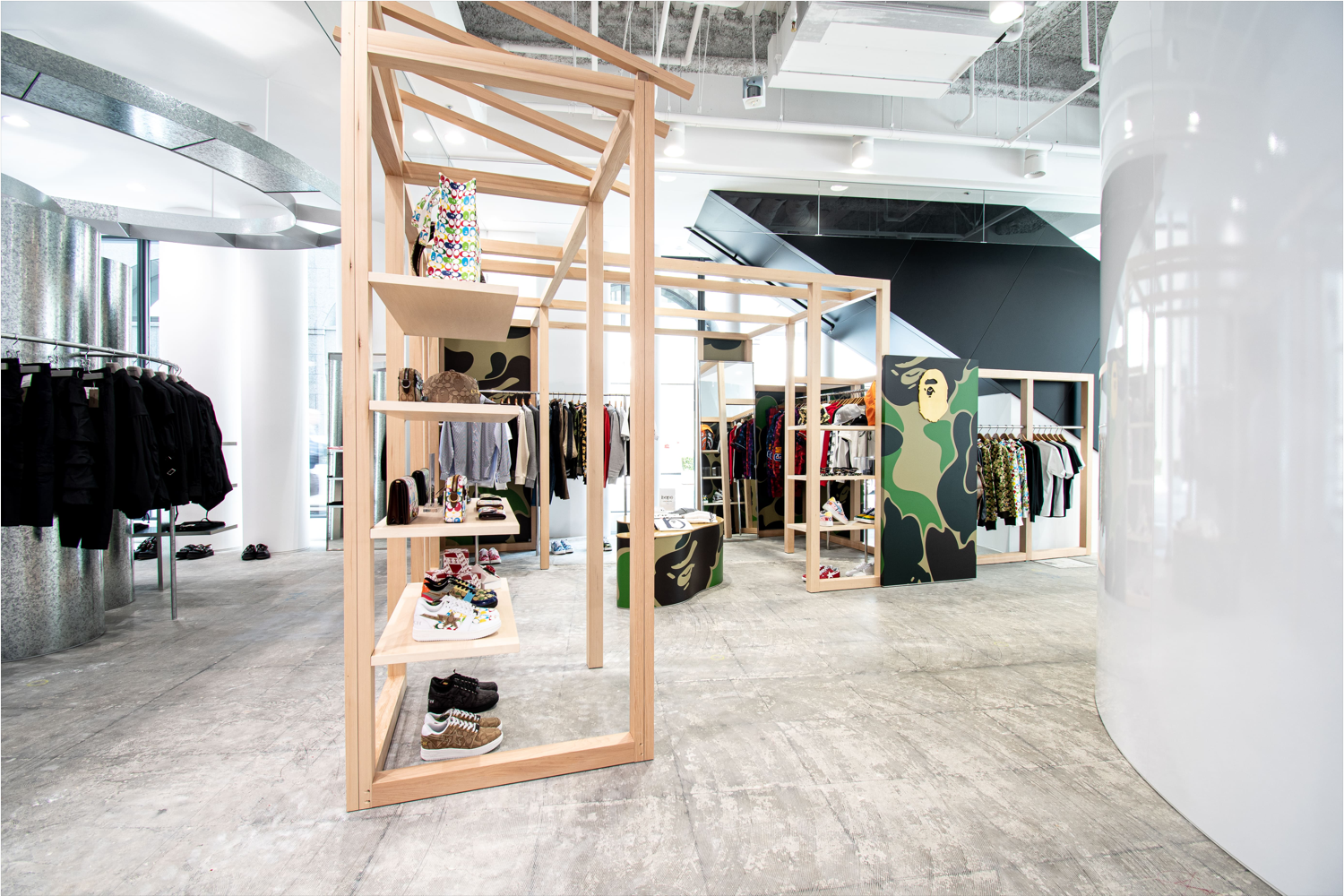 川久保玲的 BAPE 店中店