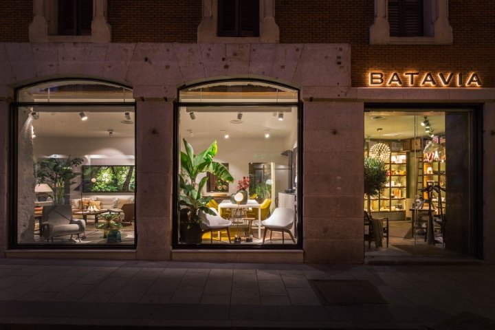 ABATON 的 BATAVIA 家具陈列室，马德里 – 西班牙