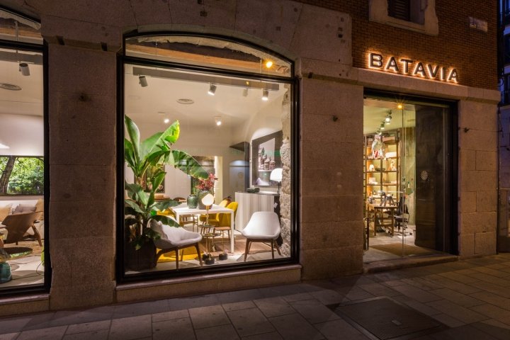 ABATON 的 BATAVIA 家具陈列室，马德里 – 西班牙