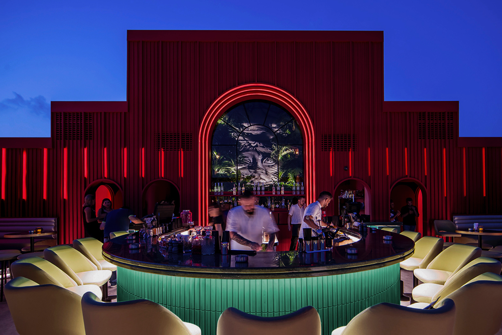 BAU 酒吧 / Rabih Geha Architects