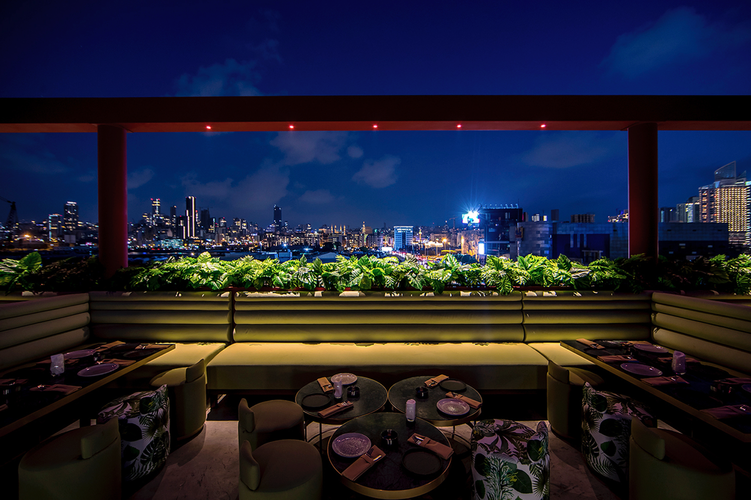 BAU 酒吧 / Rabih Geha Architects