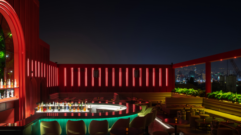 BAU 酒吧 / Rabih Geha Architects