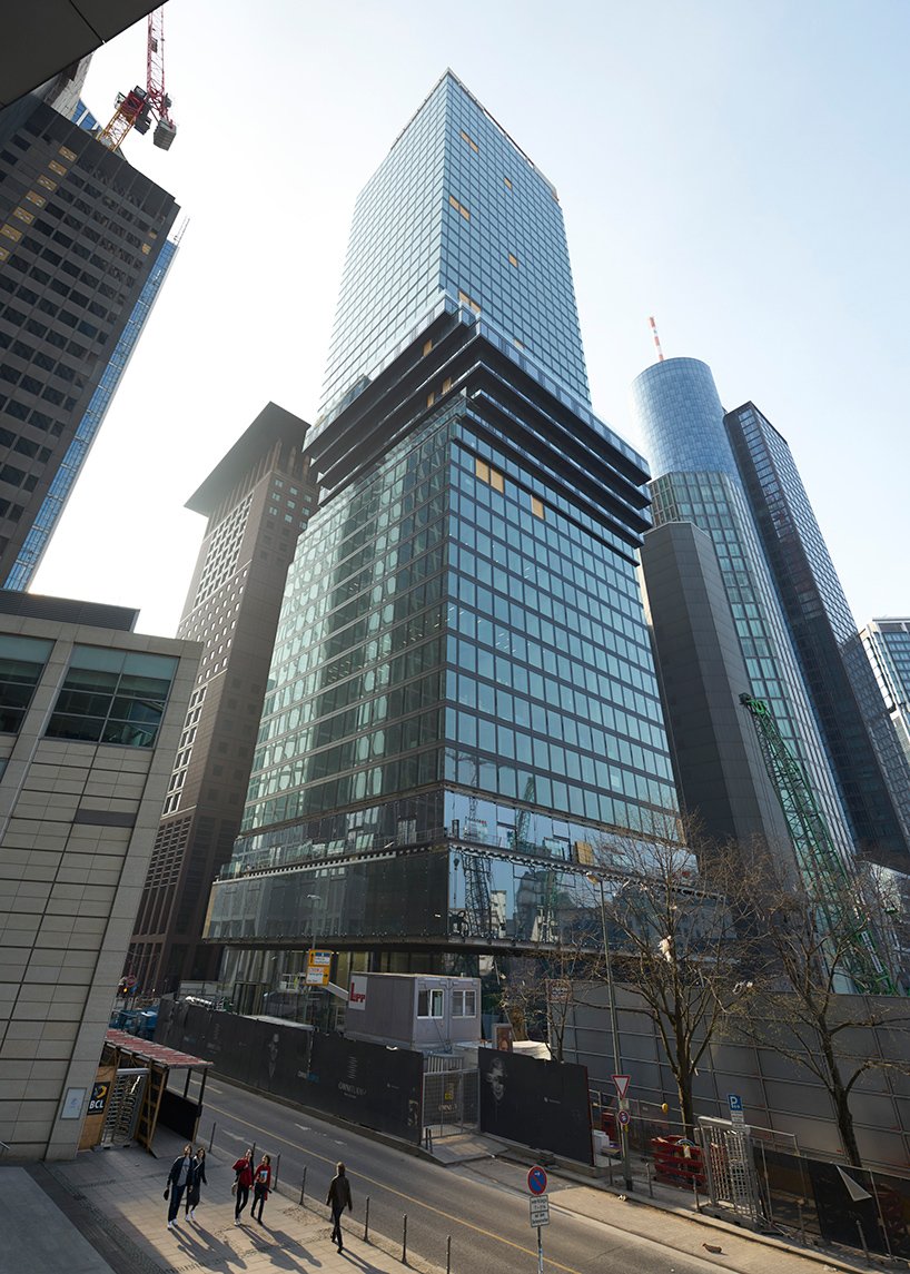 Bjarke ingels 集团位于法兰克福的移动“omniturm”塔即将完工