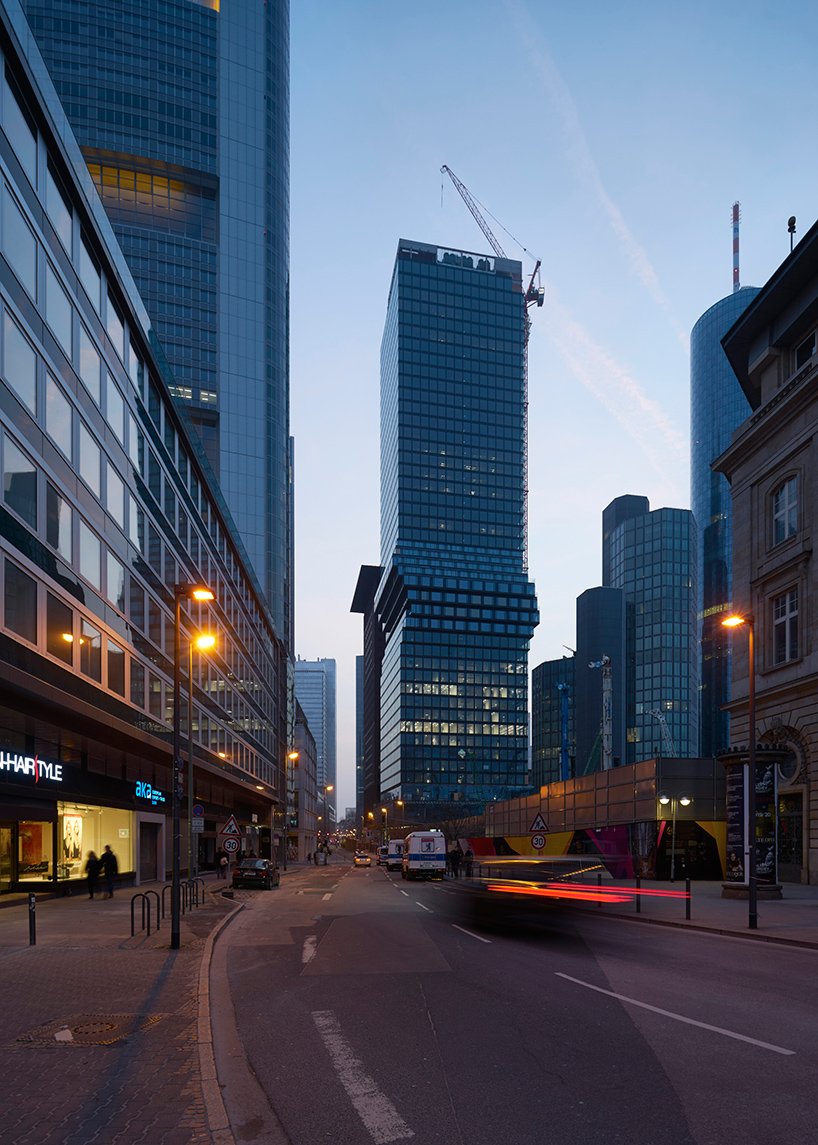 Bjarke ingels 集团位于法兰克福的移动“omniturm”塔即将完工